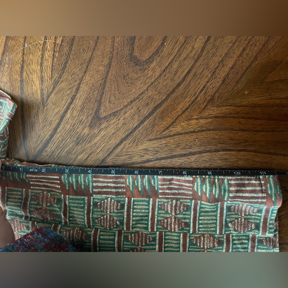 Passport Geometric Pattern Top - Picture 5 of 7